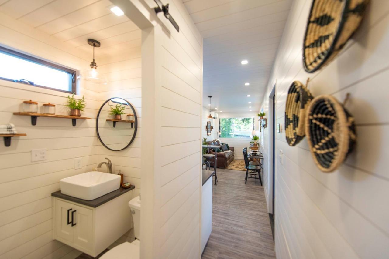 The Woods- Container Tiny House 12 Min To Magnolia/Baylor/Downtown Βίλα Bellmead Εξωτερικό φωτογραφία